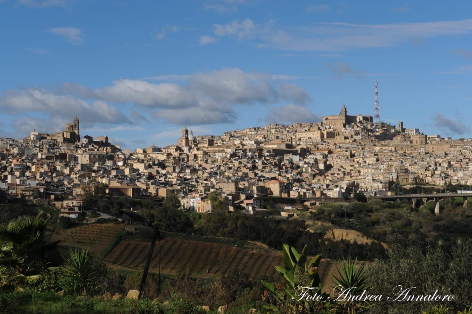Apartamento Al Quarantuno Caltagirone Exterior foto